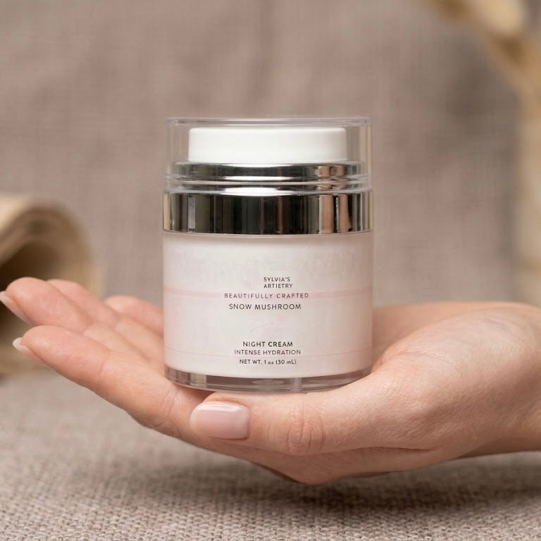 Snow Mushroom Moisturizing Night Cream