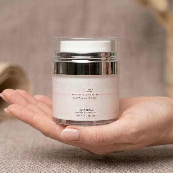 Snow Mushroom Moisturizing Night Cream